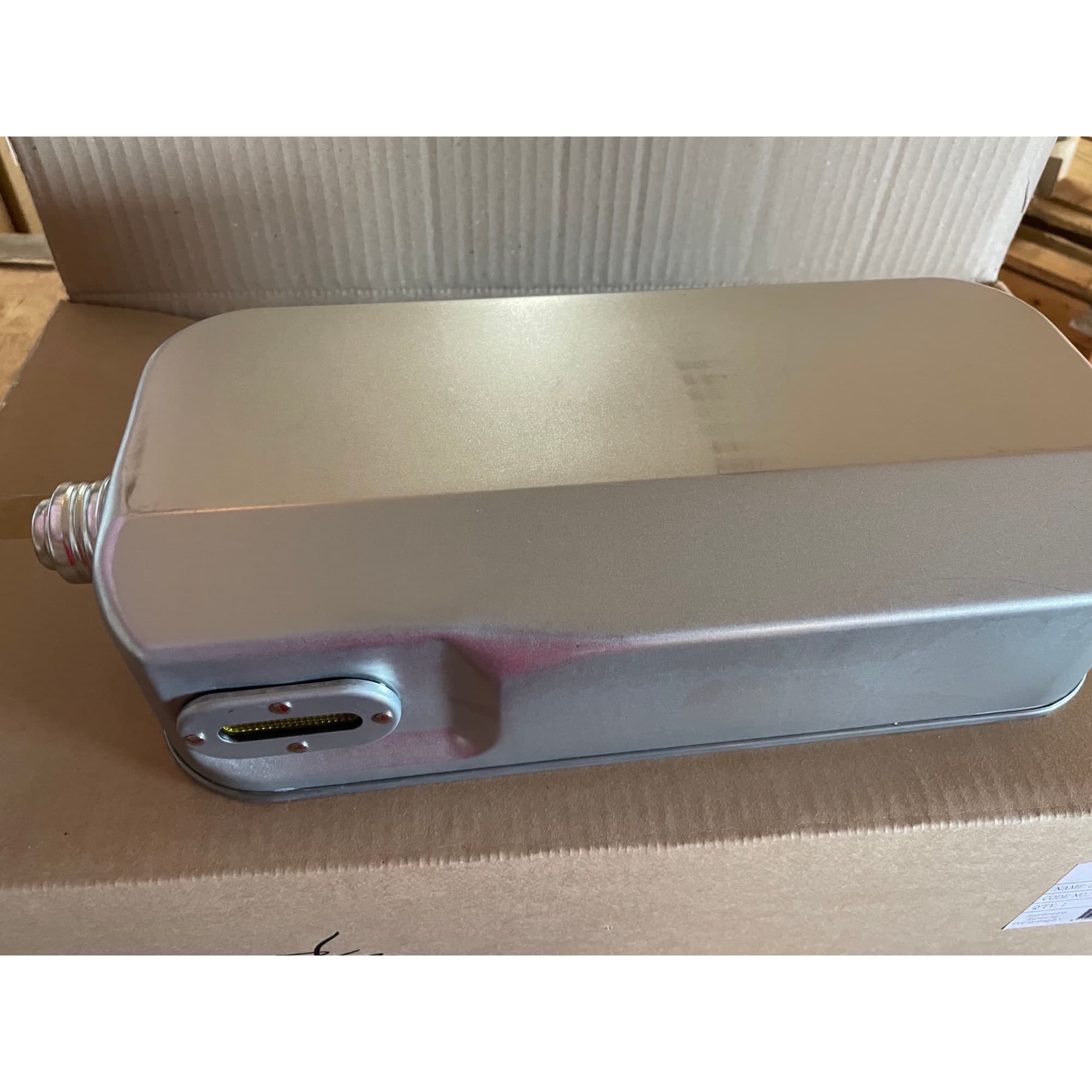 Tectro R236 fueltank
